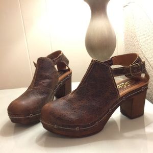 Sbicca Vintage Collection Raza Clogs!